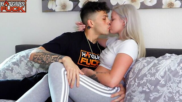 BLONDE PAWG HALLE STORM GETS FRANCO STYLES SWEATY IN THE BEDROOM