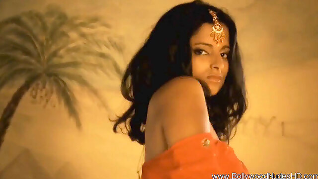 Serpent Rising: Indian stunner Dances Exotic