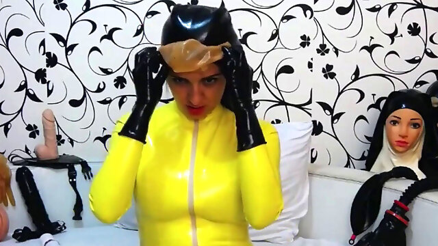Breathplay in latex Catsuit II