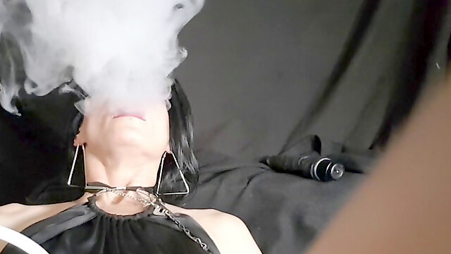 Gorgeous milf Smoking super-hot in Smoking Clips/ Agressive Faceride