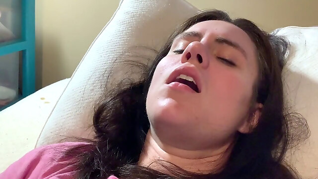 Facial Expressions of a sluts orgasm (BEAUTIFUL AGONY)