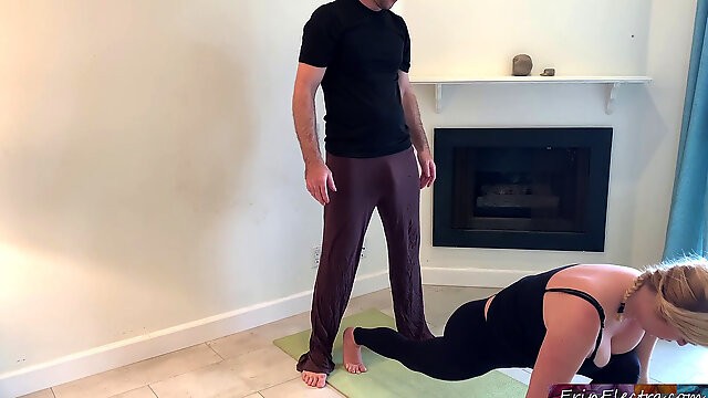 Stepson helps stepmom with yoga and opens up her cunny