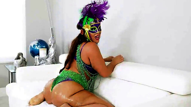 Brazilian goddess Carmela Clutch Gets Her Big Ass Oiled Up And pummeled