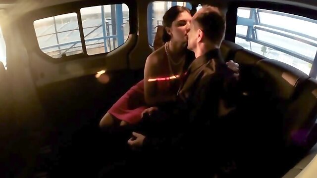 Fuck in the backseat helps the brunette forget about problems