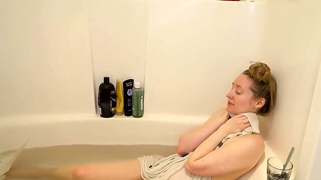 Rose Kelly Nude Bath Milf Youtuber Video