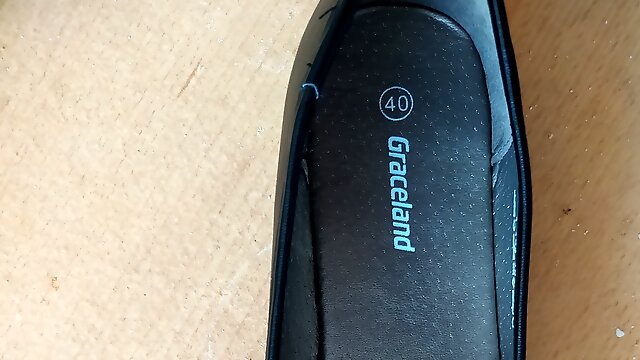 Girlfriend gave me her shoe