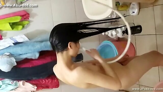 Peeping chinese girls bathing.***