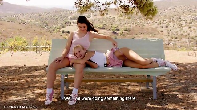 Nancy Ace and Hayli Sanders are enjoying lesbian scissoring