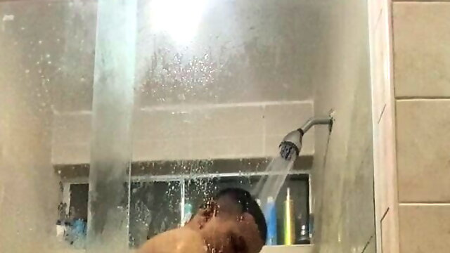 Colombian boy SHOWER.. :)