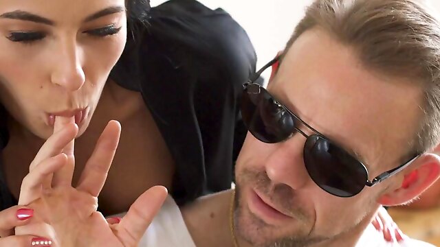 Lexi Dona satisfies husband Erik Everhard