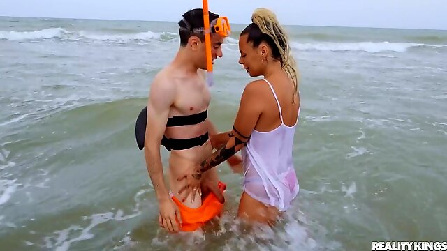 Sharkboy pounded Lola Emme on the beach