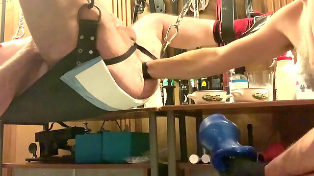 ToppedToys GapeKeepers and Spike along with an amazing fucking and fisting from Fire281