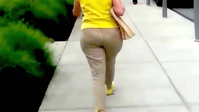 Candid Booty 21