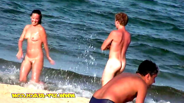 Amateur Nude Beach Couple Hidden-Cam Spy Video