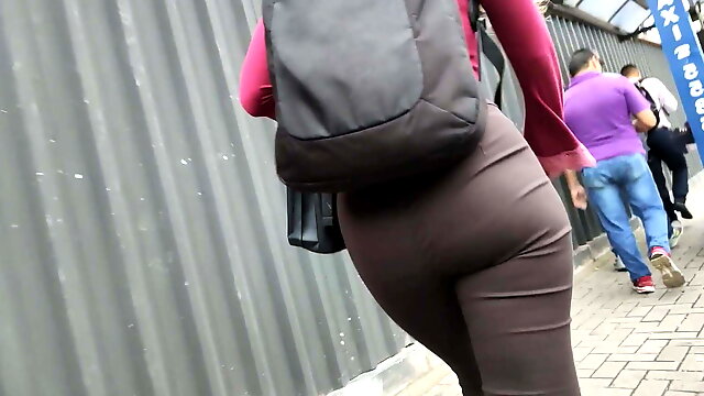 Big ass secretary again with her brown tight pants candid