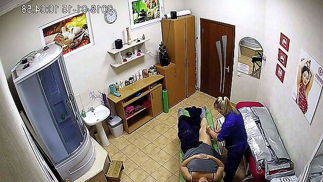 Spy cam in a beauty salon (with sound) 1
