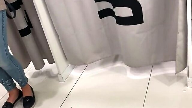 Real Spontaneous Public Fuck in Crowded Changing Room in MALL