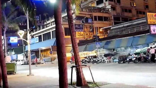 04 Pattaya Beach Road Ladyboy