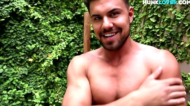 Ripped Stud Wanking Cock In Close Up Amateur Action