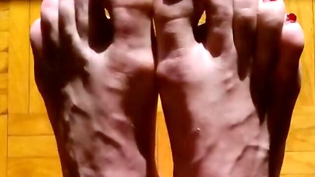 Soles, gams and weenie wanking till the end...