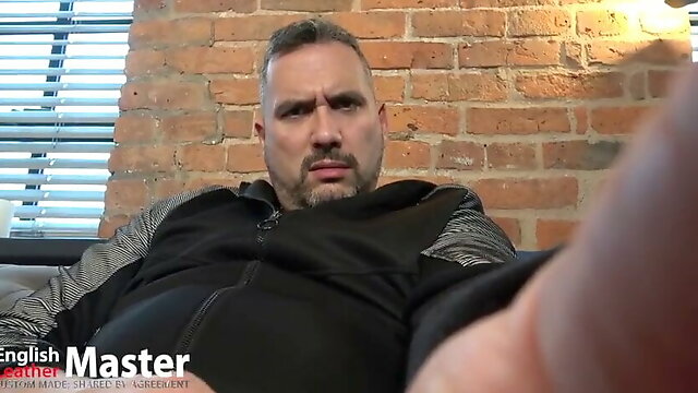 Giant dilf taunts tiny macro roommate crush vore PREVIEW