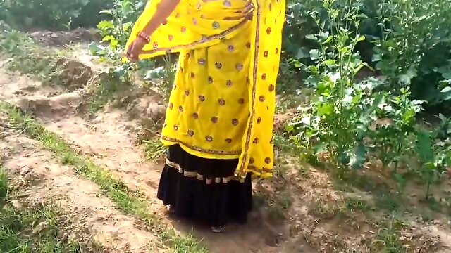 Mamta Bhabhi Ko Khet Me Le Jakar Doggystyle Me Choda Outdoor