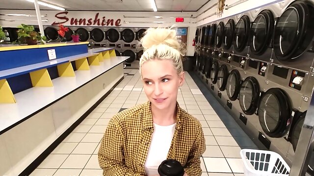 Teen Kiara Cole Gets Caught Naked In Public Laundry