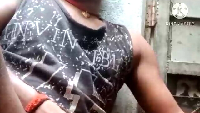 Mene yek ladki ko apne lund hilane ko kaha 