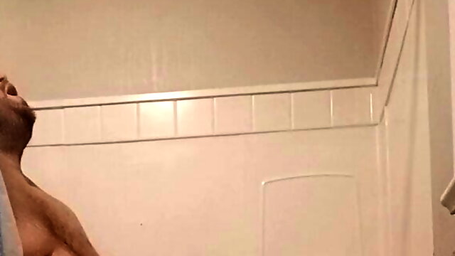 Mofo2121 takes a very kinky shower