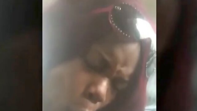 Fat booty hoe sucks cock in the car