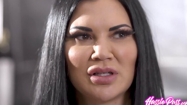 Jasmine Jae Mom, Stepmom