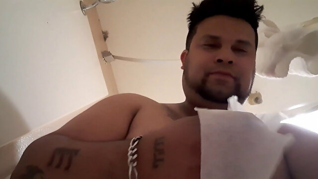 A bearded man is a sexy man 