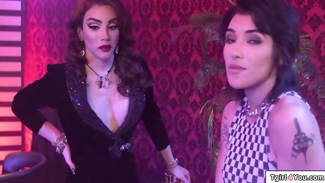 Trans Club Star Licks And Fucks Apprentice Girl - Ariel Demure