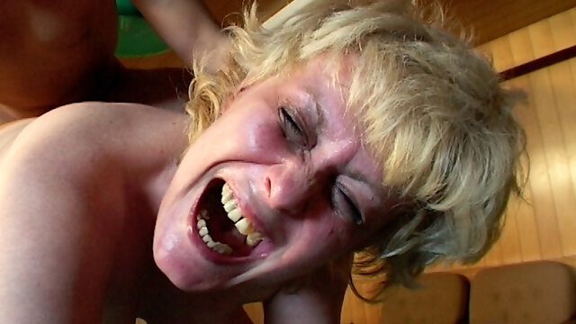 Nymphomaniac granny screams with happiness to be fucked again