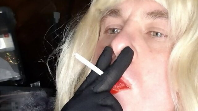 Crossdresser Smoking, Smoking Blowjob, Smoking Tranny, Fur