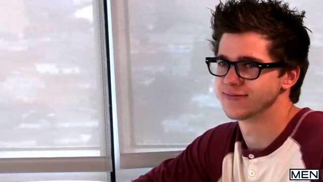 Will Braun is happy to fuck Jimmy Fanzs round booty