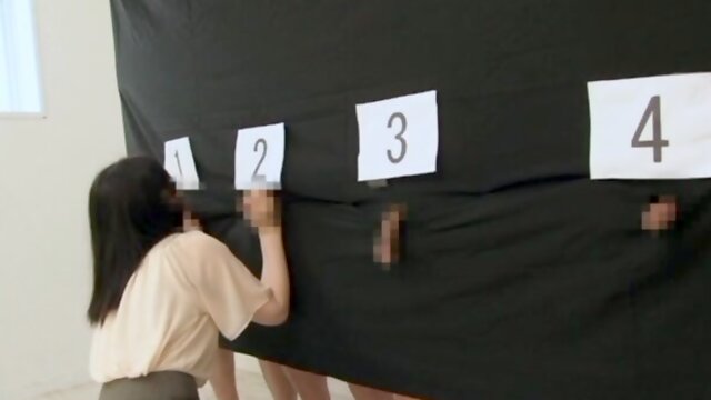 Japanese babe enjoys while sucking dicks in a gangbang - HD