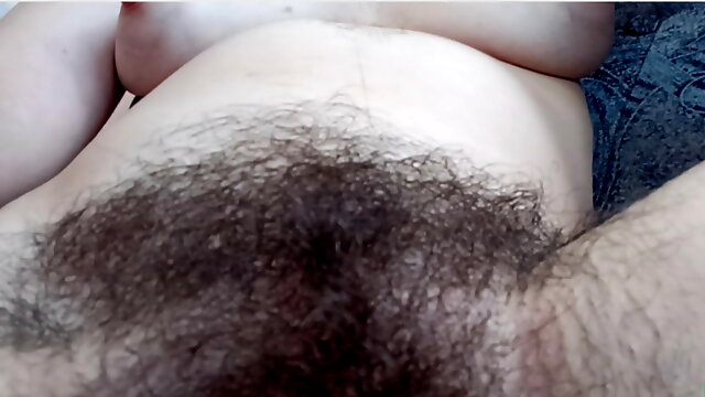Never shaved HUGE hairy cunt. Thickforest.