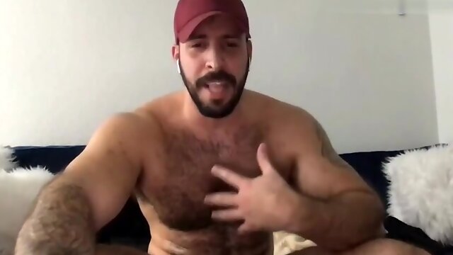 Gay Muscle Daddy