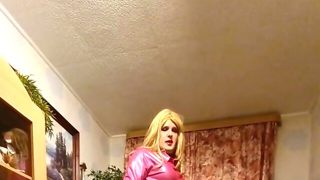 Latex Crossdresser, Homemade