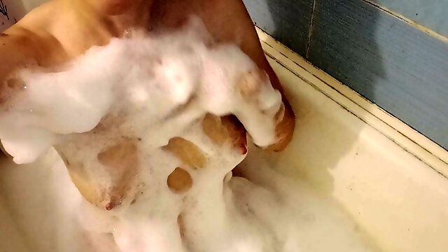 Super bubbles. Bathing with lots of foam.
