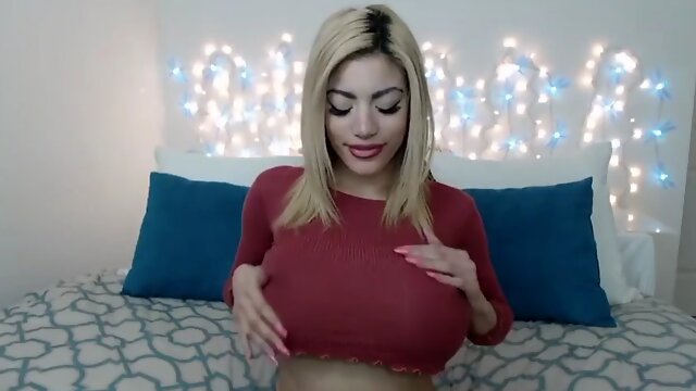 Bimbo with huge tits PMV