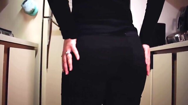 Wide Hips In Mom Fat Ass In Jeans Kitchen Strip 5 Min