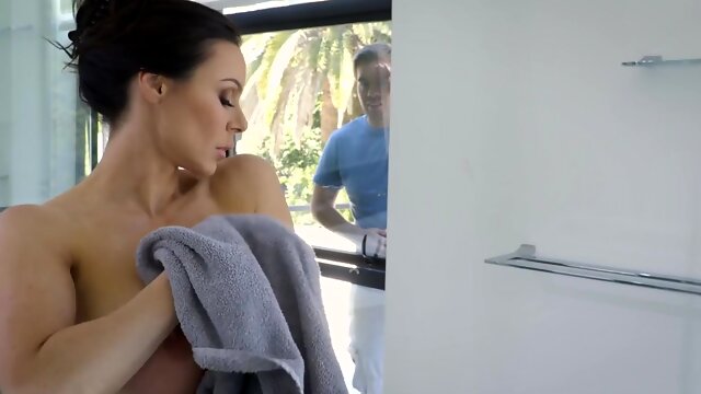 Hot Milf Get Hardcore Fuck After The Shower