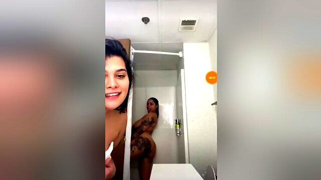 Lesbian Webcam Shower, Periscope Ebony