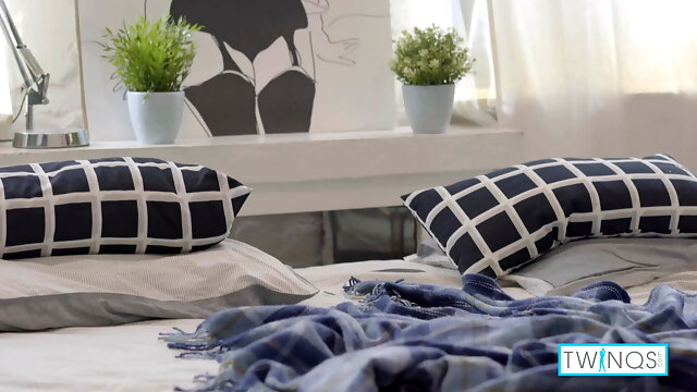 Pink Haired Twink Oliver Gets His Ass Spanked And Drilled By Hung Boy Logan