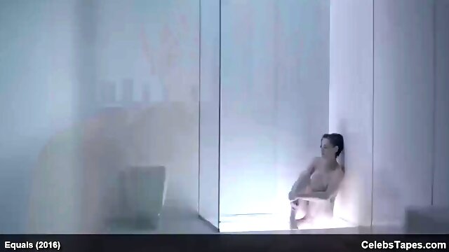 Kristen Stewart nude kissing