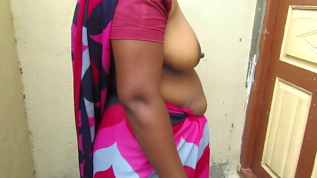 Tamil aunty standing to show her boobs  very hot