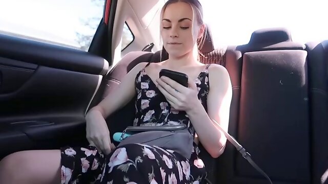 Anna Claire Clouds masturbates in Uber