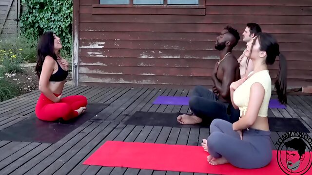Foursome Interracial, Bbc Yoga